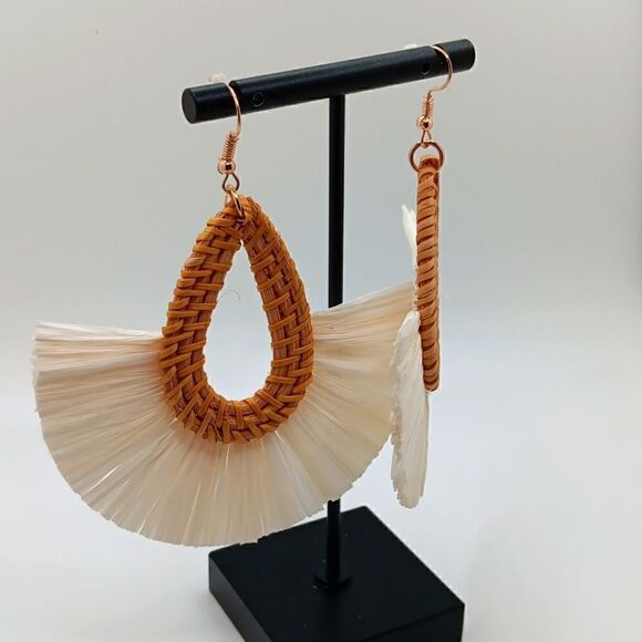 New Rattan, Straw, Wicker, Teardrop Earrings Women's New - Picture 1 of 5